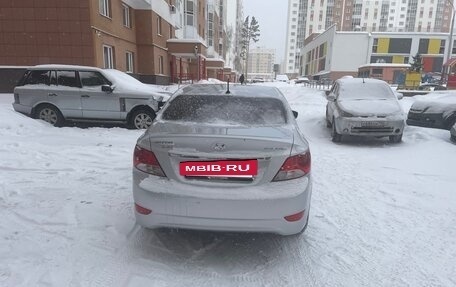 Hyundai Solaris II рестайлинг, 2013 год, 800 000 рублей, 5 фотография