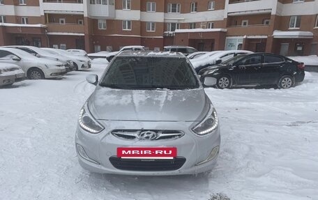 Hyundai Solaris II рестайлинг, 2013 год, 800 000 рублей, 7 фотография