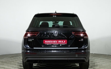 Volkswagen Tiguan II, 2017 год, 1 999 700 рублей, 6 фотография