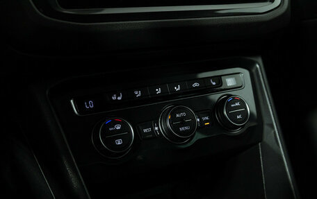 Volkswagen Tiguan II, 2017 год, 1 999 700 рублей, 15 фотография