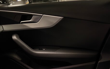 Audi A4, 2018 год, 2 300 000 рублей, 7 фотография