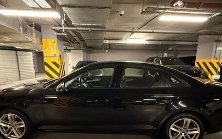 Audi A4, 2018 год, 2 300 000 рублей, 3 фотография