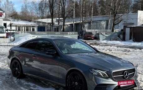 Mercedes-Benz E-Класс, 2019 год, 3 890 000 рублей, 3 фотография