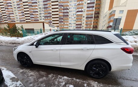 Opel Astra K, 2018 год, 1 400 000 рублей, 3 фотография