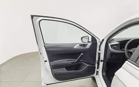 Volkswagen Polo, 2023 год, 1 735 000 рублей, 10 фотография