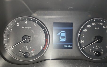 Hyundai Solaris II рестайлинг, 2017 год, 5 фотография