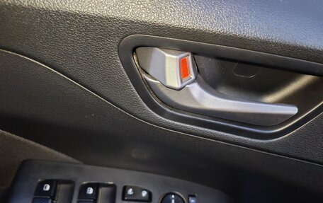 Hyundai Solaris II рестайлинг, 2017 год, 6 фотография