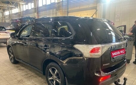 Mitsubishi Outlander III рестайлинг 3, 2014 год, 1 400 000 рублей, 6 фотография