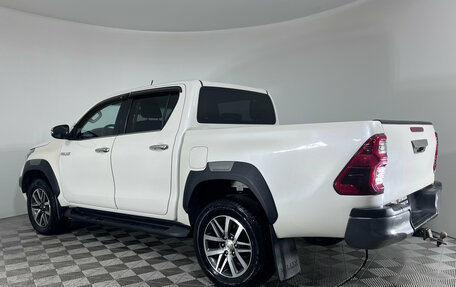 Toyota Hilux VIII, 2017 год, 2 957 000 рублей, 3 фотография