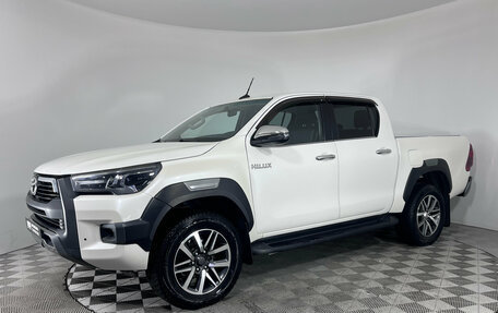 Toyota Hilux VIII, 2017 год, 2 957 000 рублей, 5 фотография