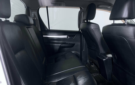 Toyota Hilux VIII, 2017 год, 2 957 000 рублей, 9 фотография