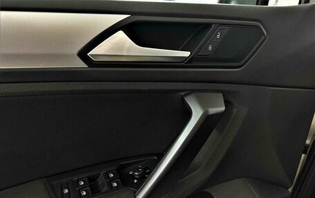 Volkswagen Tiguan II, 2019 год, 1 910 000 рублей, 10 фотография