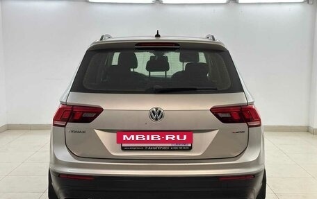 Volkswagen Tiguan II, 2019 год, 1 910 000 рублей, 3 фотография