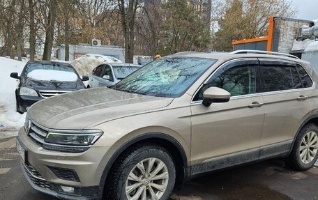 Volkswagen Tiguan II, 2018 год, 3 000 000 рублей, 2 фотография