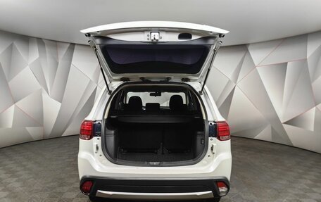 Mitsubishi Outlander III рестайлинг 3, 2018 год, 2 043 000 рублей, 11 фотография