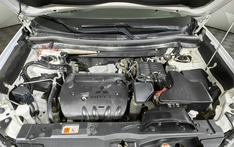 Mitsubishi Outlander III рестайлинг 3, 2018 год, 2 043 000 рублей, 10 фотография