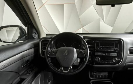 Mitsubishi Outlander III рестайлинг 3, 2018 год, 2 043 000 рублей, 18 фотография