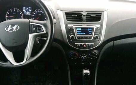 Hyundai Solaris II рестайлинг, 2015 год, 850 000 рублей, 5 фотография