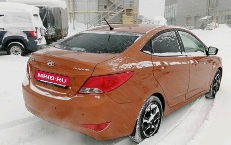 Hyundai Solaris II рестайлинг, 2015 год, 850 000 рублей, 2 фотография