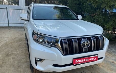 Toyota Land Cruiser Prado 150 рестайлинг 2, 2017 год, 4 400 000 рублей, 1 фотография