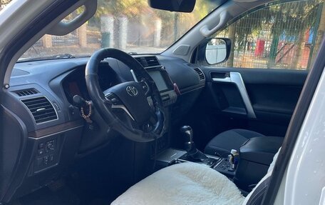 Toyota Land Cruiser Prado 150 рестайлинг 2, 2017 год, 4 400 000 рублей, 9 фотография