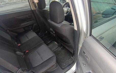 Mitsubishi Outlander III рестайлинг 3, 2017 год, 1 240 000 рублей, 9 фотография