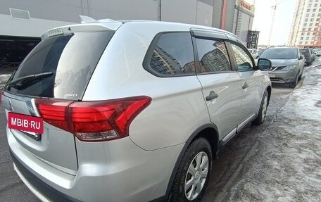 Mitsubishi Outlander III рестайлинг 3, 2017 год, 1 240 000 рублей, 5 фотография