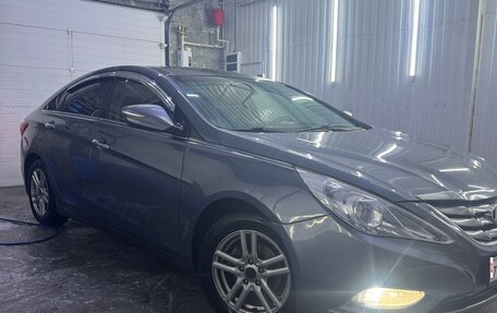 Hyundai Sonata VI, 2012 год, 975 000 рублей, 1 фотография