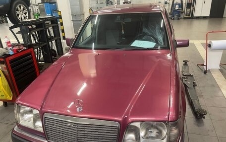 Mercedes-Benz E-Класс, 1992 год, 240 000 рублей, 1 фотография