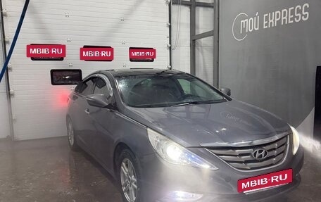 Hyundai Sonata VI, 2012 год, 975 000 рублей, 11 фотография