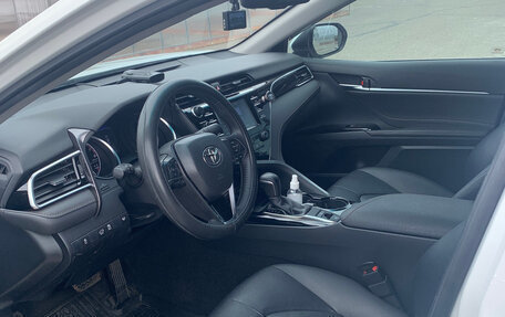 Toyota Camry, 2020 год, 3 350 000 рублей, 9 фотография