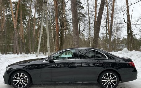 Mercedes-Benz E-Класс, 2018 год, 2 600 000 рублей, 3 фотография