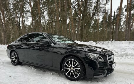 Mercedes-Benz E-Класс, 2018 год, 2 600 000 рублей, 8 фотография
