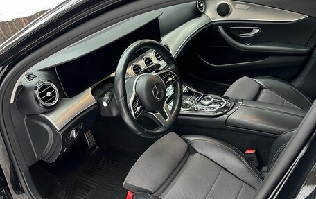 Mercedes-Benz E-Класс, 2018 год, 2 600 000 рублей, 11 фотография