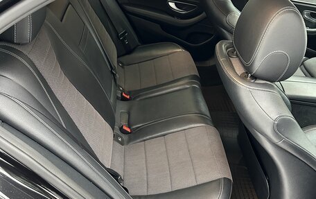 Mercedes-Benz E-Класс, 2018 год, 2 600 000 рублей, 16 фотография