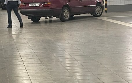Mercedes-Benz E-Класс, 1992 год, 240 000 рублей, 4 фотография