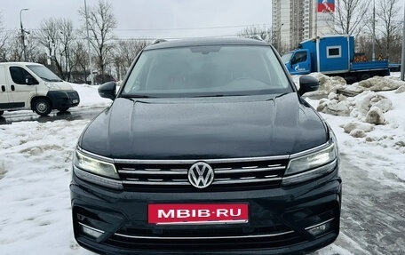 Volkswagen Tiguan II, 2017 год, 2 980 000 рублей, 2 фотография