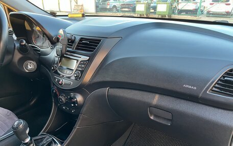 Hyundai Solaris II рестайлинг, 2014 год, 820 000 рублей, 17 фотография