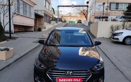 Hyundai Solaris II рестайлинг, 2017 год, 1 300 000 рублей, 1 фотография