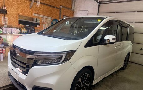 Honda Stepwgn IV, 2020 год, 2 350 000 рублей, 4 фотография