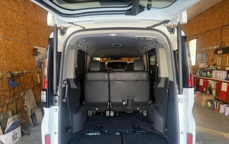 Honda Stepwgn IV, 2020 год, 2 350 000 рублей, 18 фотография