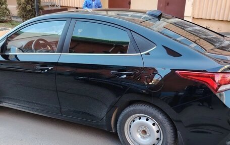 Hyundai Solaris II рестайлинг, 2017 год, 1 300 000 рублей, 4 фотография