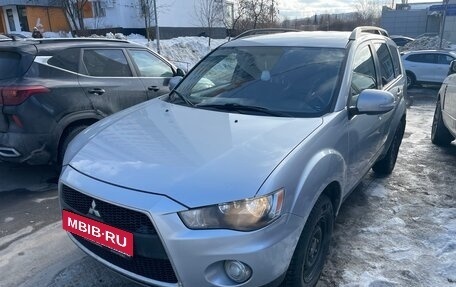 Mitsubishi Outlander III рестайлинг 3, 2012 год, 980 000 рублей, 1 фотография