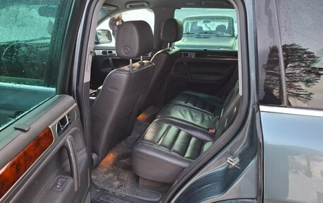 Volkswagen Touareg III, 2004 год, 655 000 рублей, 6 фотография