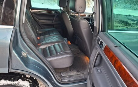 Volkswagen Touareg III, 2004 год, 655 000 рублей, 8 фотография