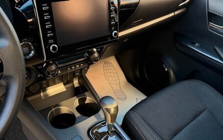 Toyota Hilux VIII, 2025 год, 7 000 000 рублей, 20 фотография