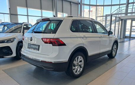 Volkswagen Tiguan II, 2021 год, 2 970 000 рублей, 5 фотография