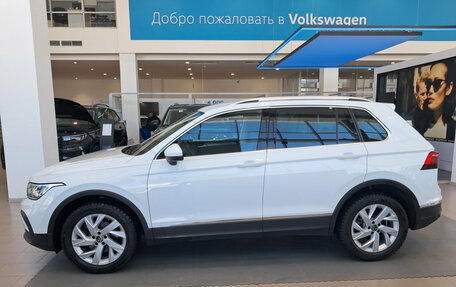 Volkswagen Tiguan II, 2021 год, 2 970 000 рублей, 8 фотография