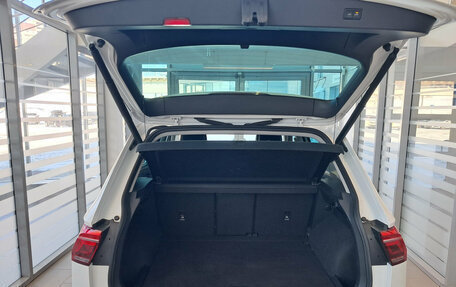 Volkswagen Tiguan II, 2021 год, 2 970 000 рублей, 10 фотография