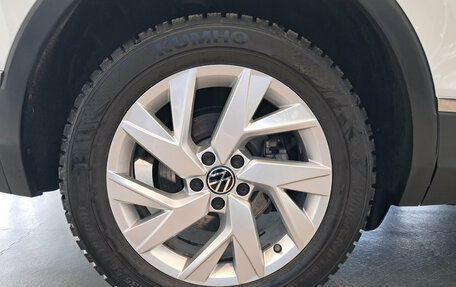 Volkswagen Tiguan II, 2021 год, 2 970 000 рублей, 18 фотография